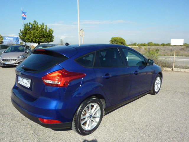Ford Focus — photo 3